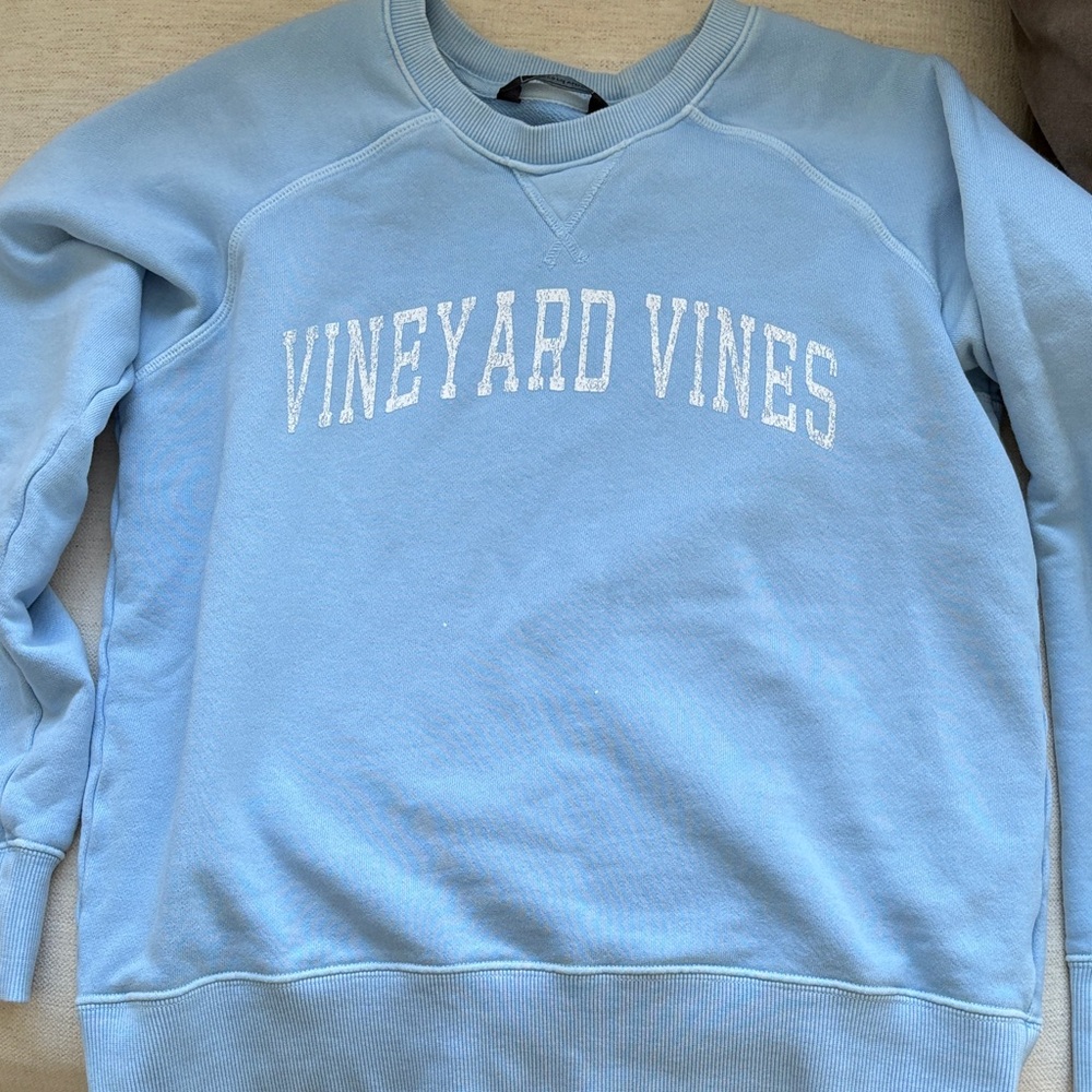 Vineyard Vines women’s  Light Blue Crewneck Sweatshirt